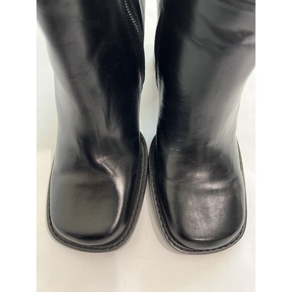 Coup D’etat knee High Heeled Boots in Black - Picture 4 of 8